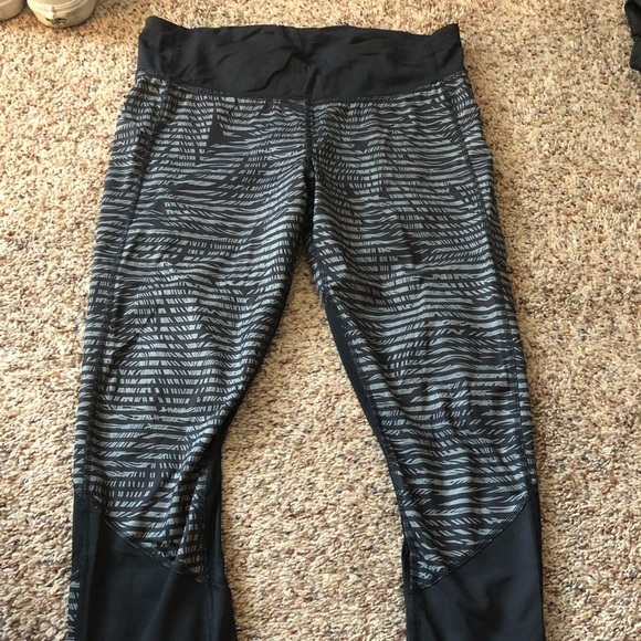 lululemon athletica Pants - Lululemon 7/8 cropped black stripe leggings. lululemon athletica Pants - Lululemon 7/8 cropped black stripe leggings.